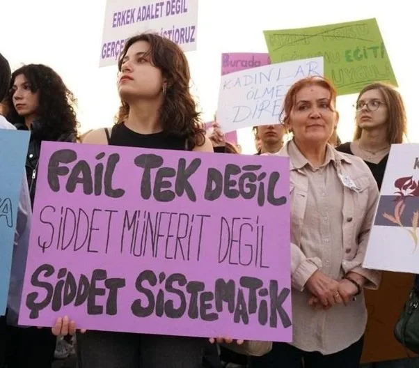 Irmak Ayşe Koparan’ın Şüpheli Ölümü ve Kadınları Yalnızlaştıran Kurumsal Şiddet