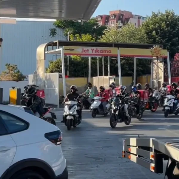 Benzin Değil, Onur Meselesi