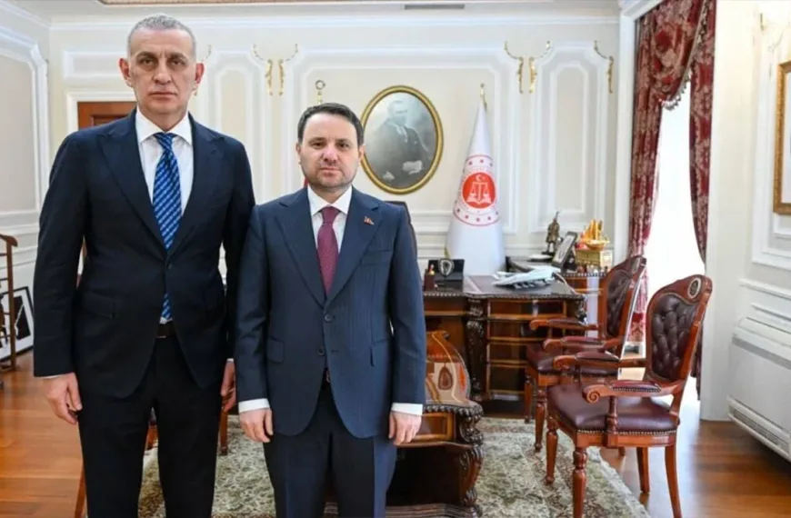 Dünya Kupası’nın Ardından: Sarayın Gölgesinde Çürüyen Futbol