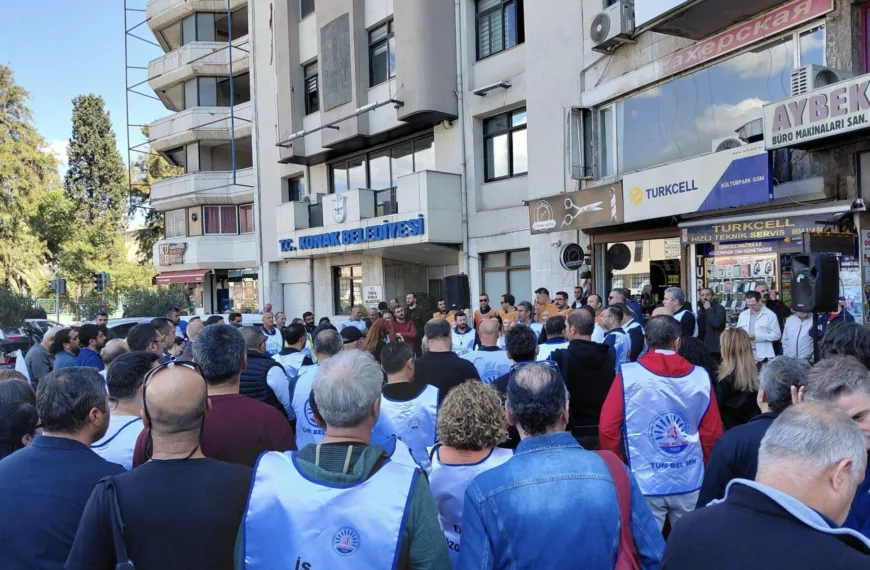 Konak Belediyesi İşçileri Haklarını İstiyor!