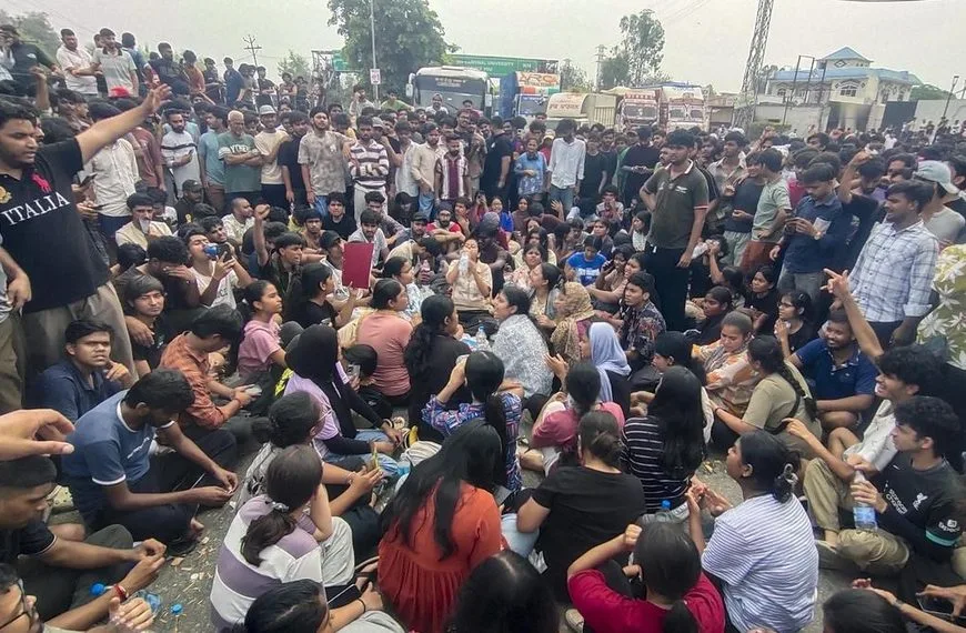 Hindistan’da Cinsel Saldırıya Karşı Protestolar: Üniversitede Eğitime 10 Gün Ara Verildi