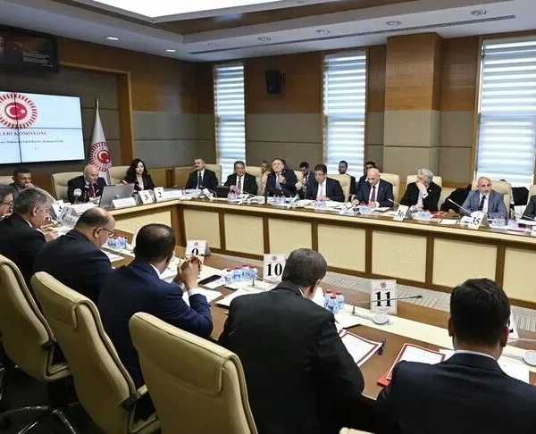 Fon Krizinin Gölgesinde TBMM’de: “Türk Kızılay Kanun Teklifi” ne Getiriyor?