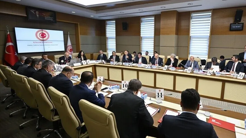 Fon Krizinin Gölgesinde TBMM’de: “Türk Kızılay Kanun Teklifi” ne Getiriyor?